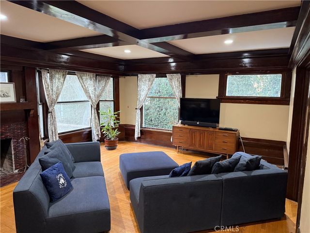 779 N Marengo, Pasadena, CA 91103