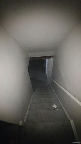 15633 Eastwood Street, Detroit, MI 48205