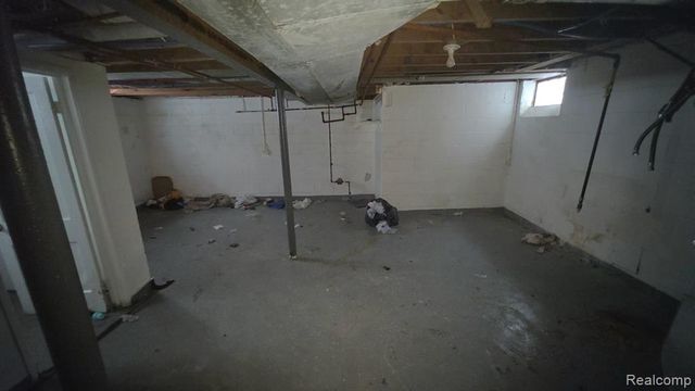 15633 Eastwood Street, Detroit, MI 48205