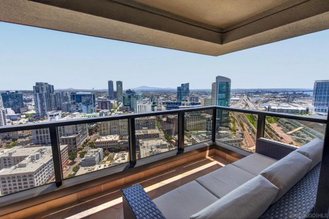 200 Harbor 3001, San Diego, CA 92101