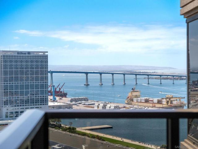 200 Harbor 3001, San Diego, CA 92101