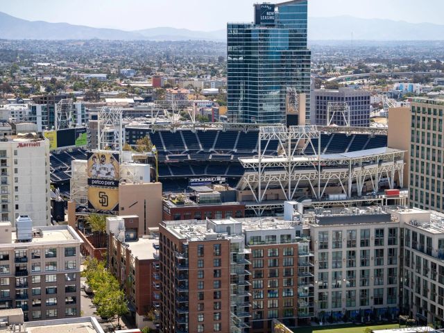 200 Harbor 3001, San Diego, CA 92101