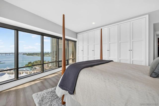 200 Harbor 3001, San Diego, CA 92101