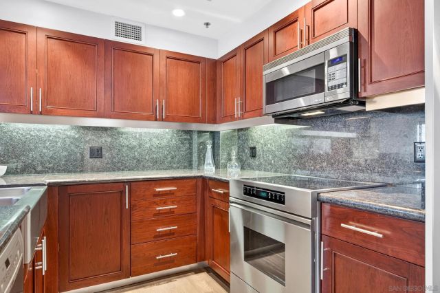 200 Harbor 3001, San Diego, CA 92101