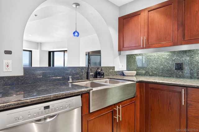 200 Harbor 3001, San Diego, CA 92101