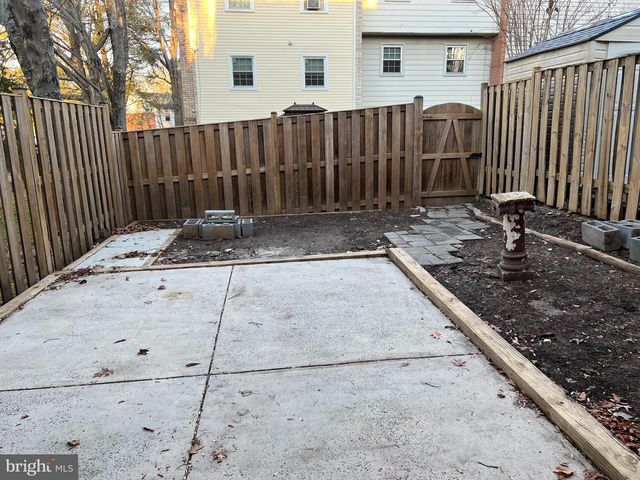 6322 DRACO ST, Burke, VA 22015