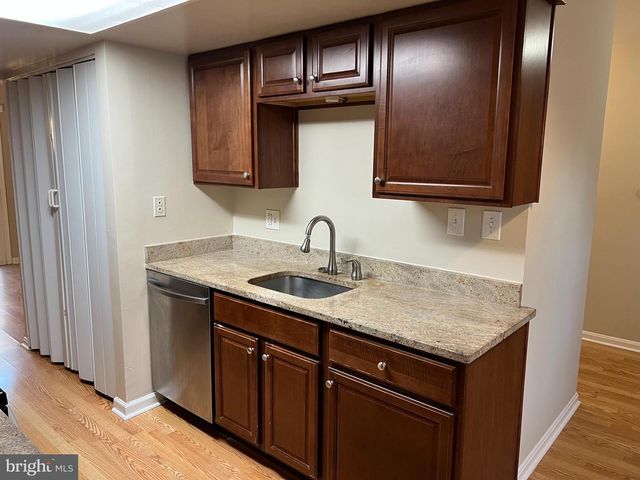 6322 DRACO ST, Burke, VA 22015