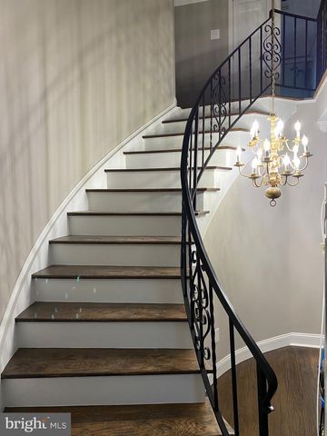 1021 MEETINGHOUSE RD, Ambler, PA 19002