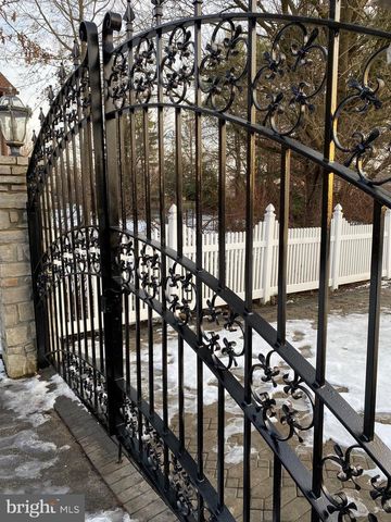 1021 MEETINGHOUSE RD, Ambler, PA 19002