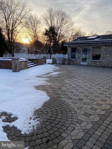 1021 MEETINGHOUSE RD, Ambler, PA 19002