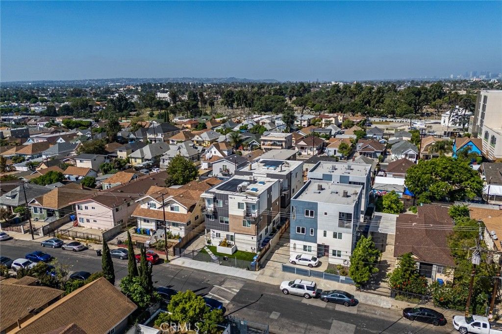 1629 S New Hampshire Avenue, Los Angeles, CA 90006 — photo 2