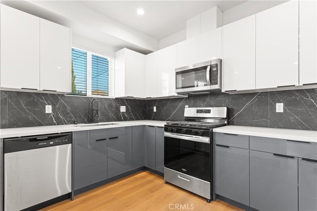 1629 S New Hampshire Avenue, Los Angeles, CA 90006 — photo 5