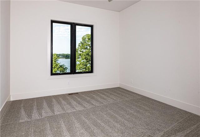 2504 W 177th Street, Overland Park, KS 66085