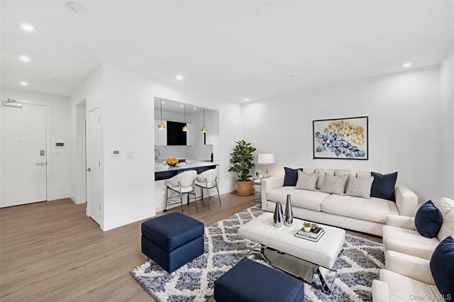 645 NORTH MACQUESTEN PARKWAY 3G, Fleetwood, NY 10552