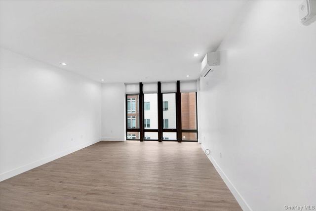 645 NORTH MACQUESTEN PARKWAY 3G, Fleetwood, NY 10552