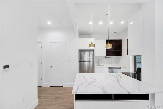 645 NORTH MACQUESTEN PARKWAY 3G, Fleetwood, NY 10552