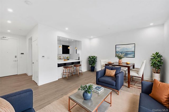 645 NORTH MACQUESTEN PARKWAY 3G, Fleetwood, NY 10552