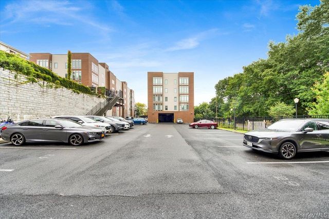 645 NORTH MACQUESTEN PARKWAY 3G, Fleetwood, NY 10552