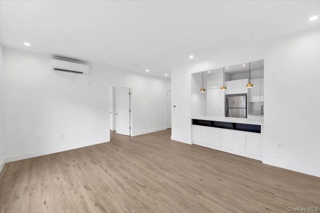 645 NORTH MACQUESTEN PARKWAY 3G, Fleetwood, NY 10552