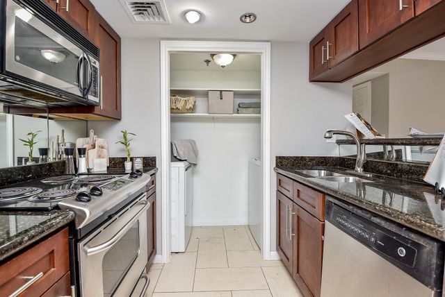 3525 Sage Road 1407, Houston, TX 77056