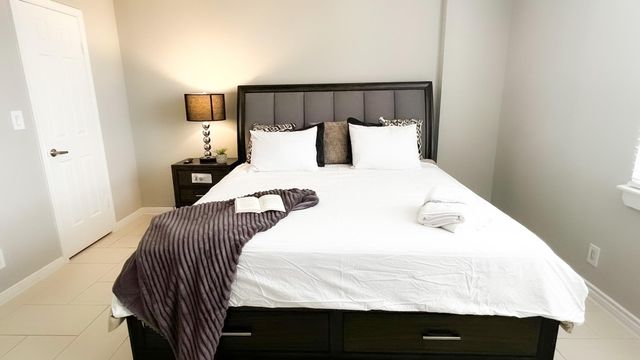 3525 Sage Road 1407, Houston, TX 77056