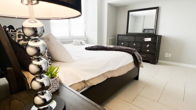 3525 Sage Road 1407, Houston, TX 77056