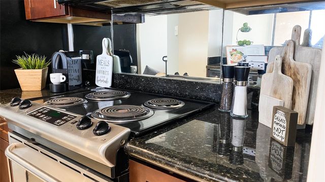 3525 Sage Road 1407, Houston, TX 77056