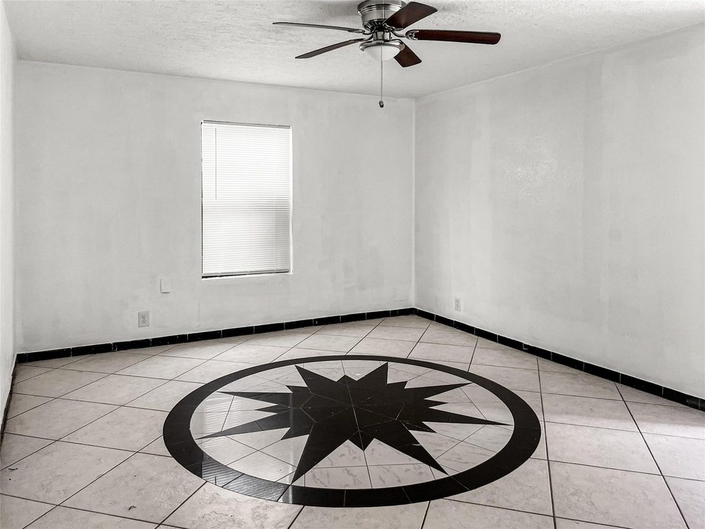 4803 Robertson Street, Houston, TX 77009