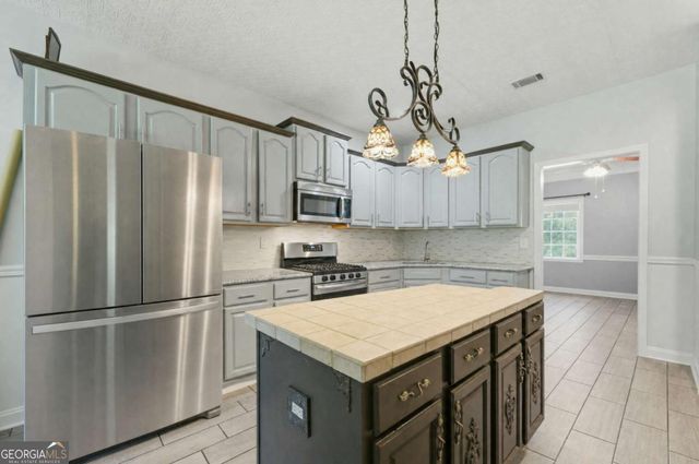 5258 Amberton Court NW, Powder Springs, GA 30127