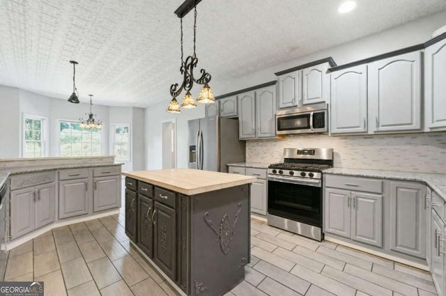 5258 Amberton Court NW, Powder Springs, GA 30127