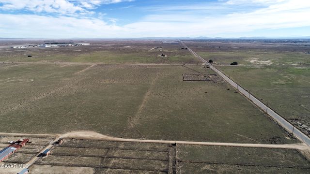 3 W H Avenue, Lancaster, CA 93536