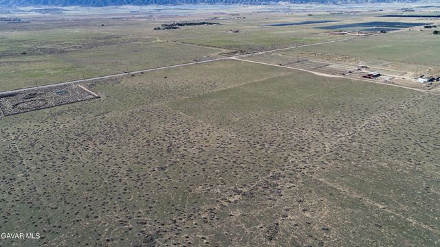 3 W H Avenue, Lancaster, CA 93536