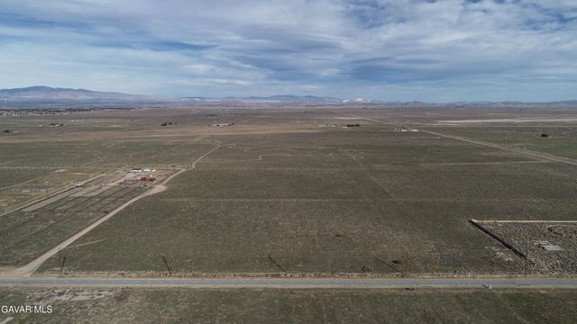 3 W H Avenue, Lancaster, CA 93536