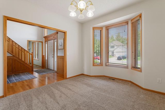 5721 103rd Avenue N, Brooklyn Park, MN 55443
