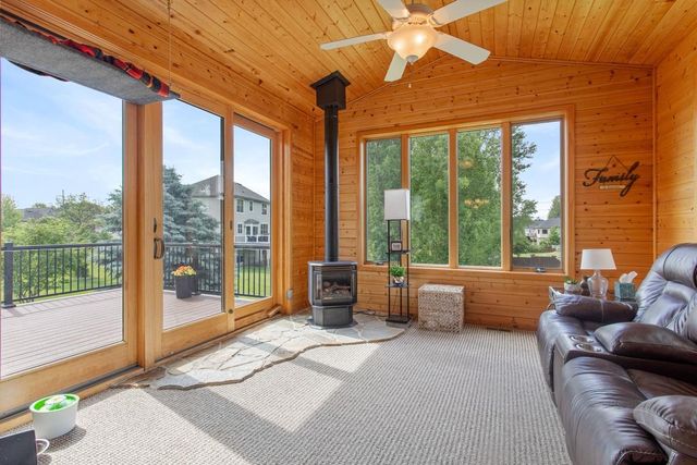 5721 103rd Avenue N, Brooklyn Park, MN 55443