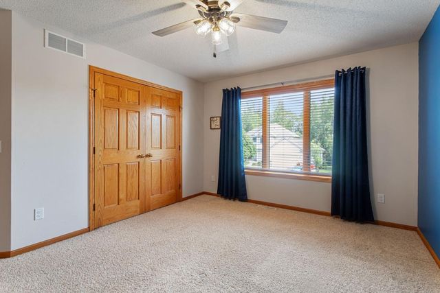 5721 103rd Avenue N, Brooklyn Park, MN 55443