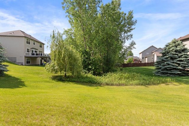 5721 103rd Avenue N, Brooklyn Park, MN 55443