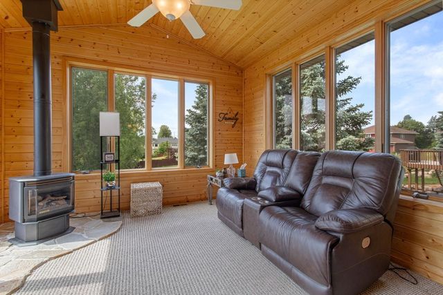 5721 103rd Avenue N, Brooklyn Park, MN 55443
