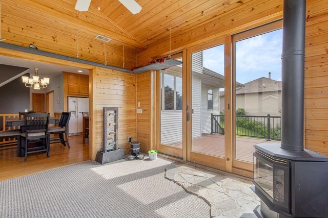 5721 103rd Avenue N, Brooklyn Park, MN 55443