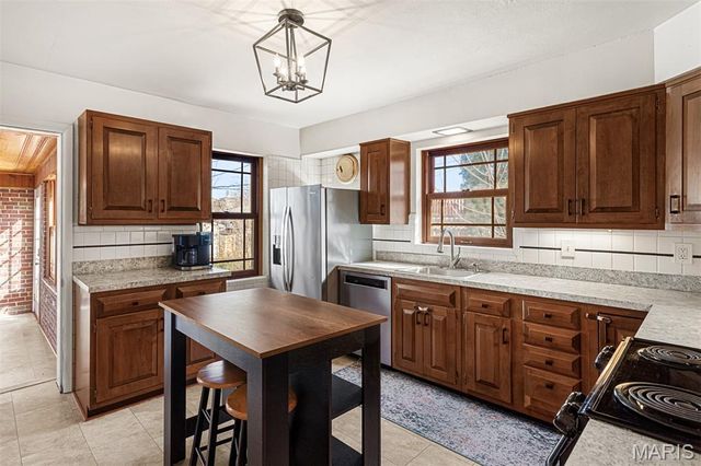 3470 Regal Place, St Louis, MO 63139