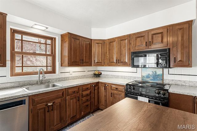 3470 Regal Place, St Louis, MO 63139