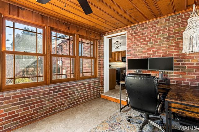 3470 Regal Place, St Louis, MO 63139