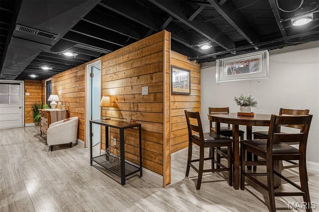 3470 Regal Place, St Louis, MO 63139