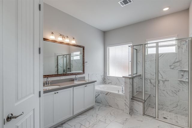 4322 Maple Bloom Drive, Arlington, TX 76005