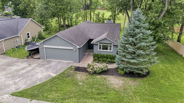 329 N East Street, Westfield, IN 46074