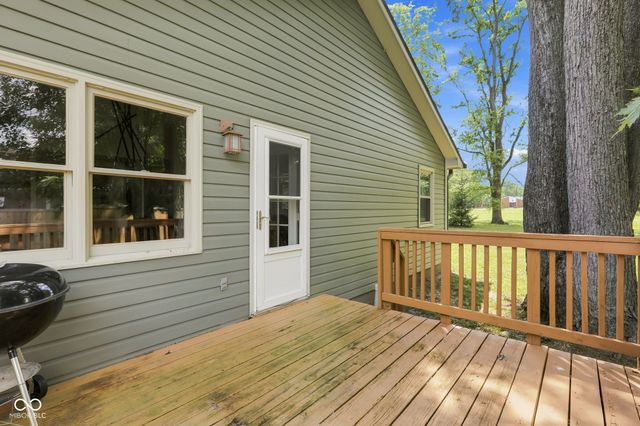 329 N East Street, Westfield, IN 46074