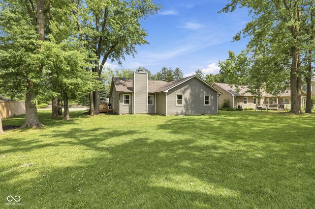 329 N East Street, Westfield, IN 46074
