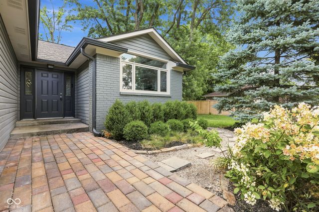 329 N East Street, Westfield, IN 46074