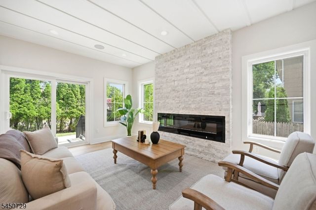 176 Harrow Rd, Westfield Town, NJ 07090