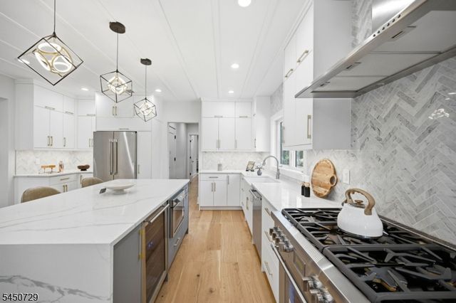 176 Harrow Rd, Westfield Town, NJ 07090